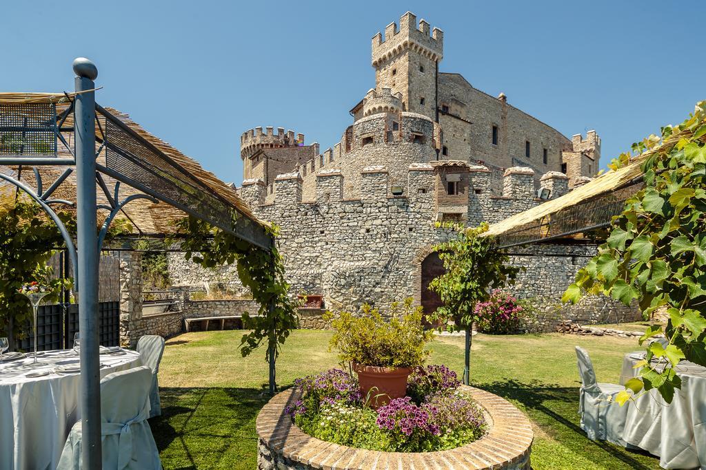 Castello Orsini Hotel ネーロラ エクステリア 写真