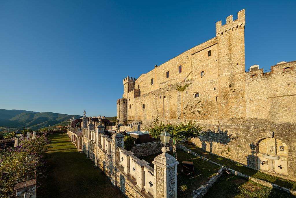 Castello Orsini Hotel ネーロラ エクステリア 写真