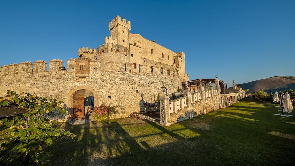 Castello Orsini Hotel ネーロラ エクステリア 写真