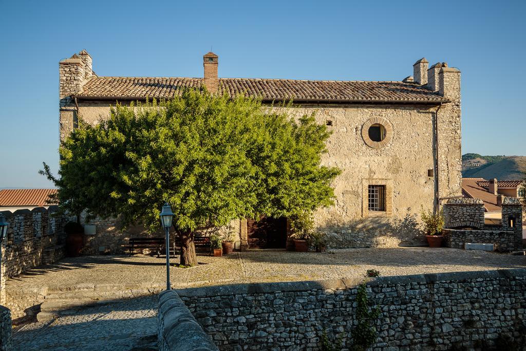 Castello Orsini Hotel ネーロラ エクステリア 写真