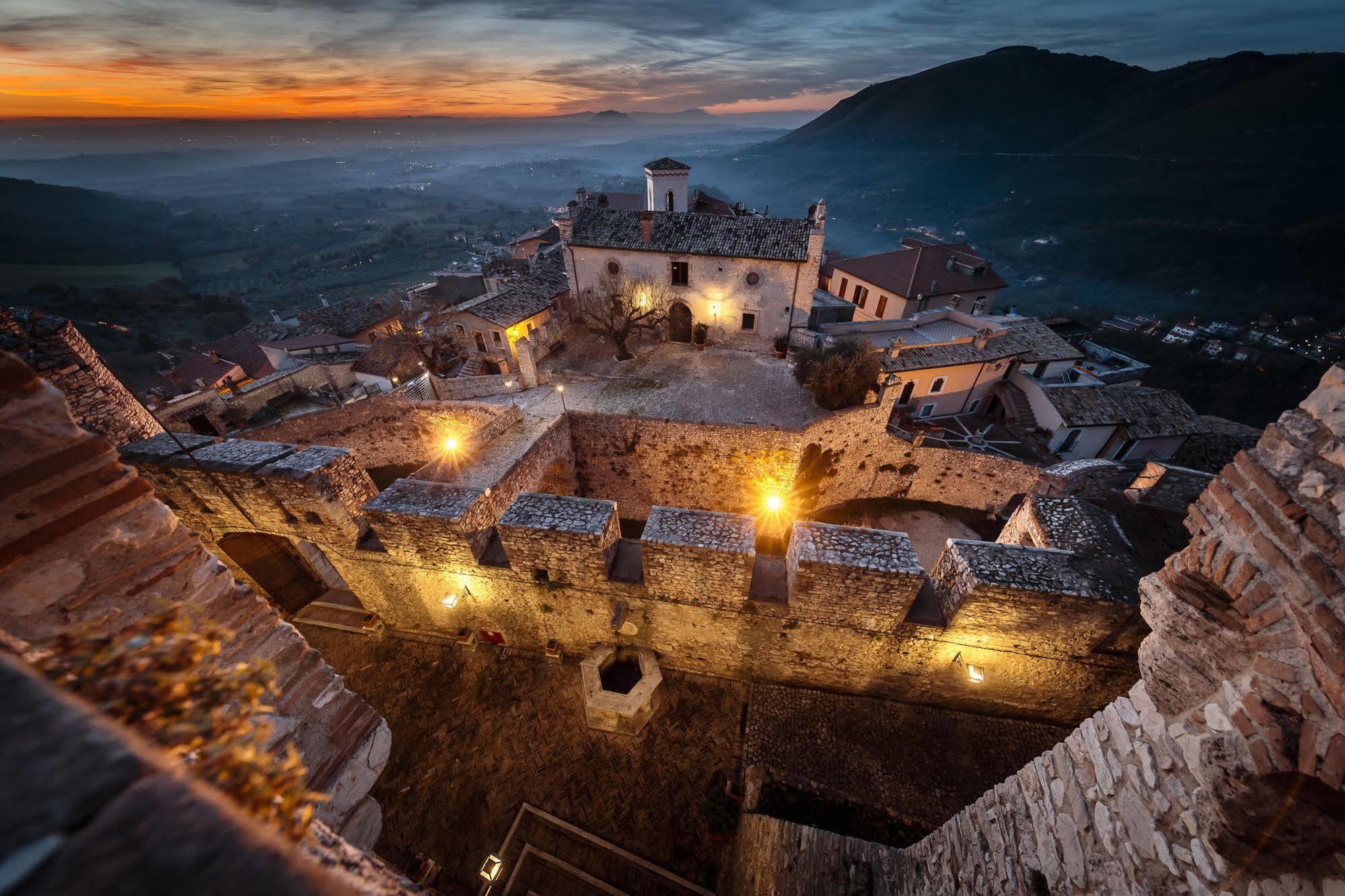 Castello Orsini Hotel ネーロラ エクステリア 写真